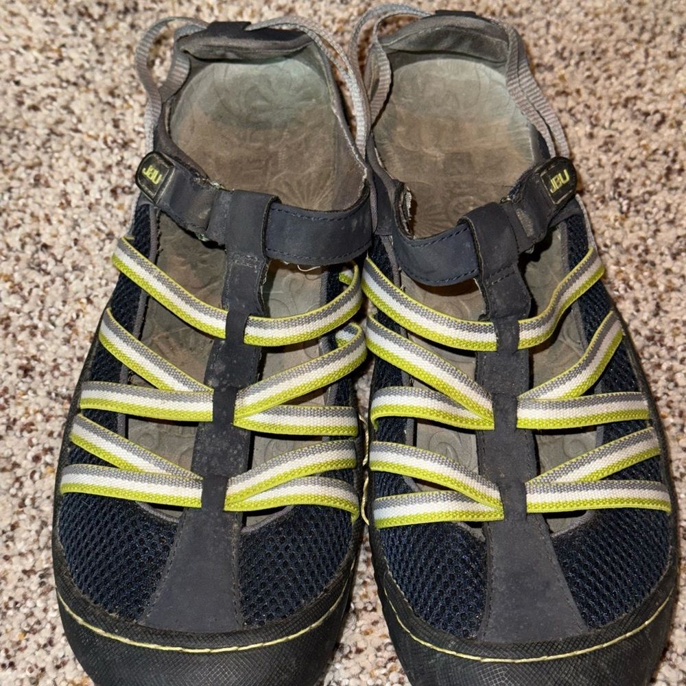 J-Sport by Jambu Slip-On Outdoor Shoe Athletic 
Size 9 M Women’s